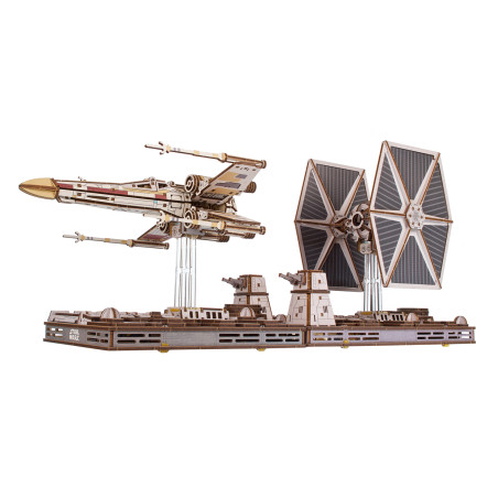 Luke Skywalker`s™ X-Wing Starfighter™ + TIE Fighter™