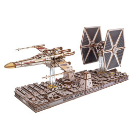 Luke Skywalker`s™ X-Wing Starfighter™ + TIE Fighter™