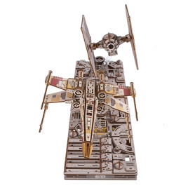 Luke Skywalker`s™ X-Wing Starfighter™ + TIE Fighter™